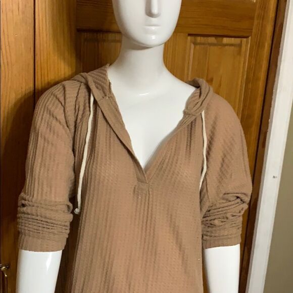 Forever 21 waffle comfy top w hood - Picture 2 of 4